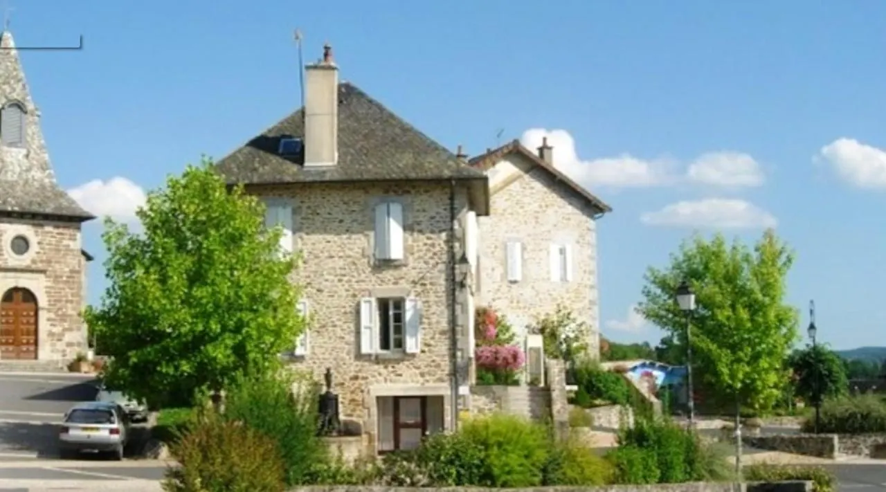 Appartement Confortable Au Coeur De Vitrac 40 M² Vue Sur Jardin 0*, Vitrac (Cantal) France
